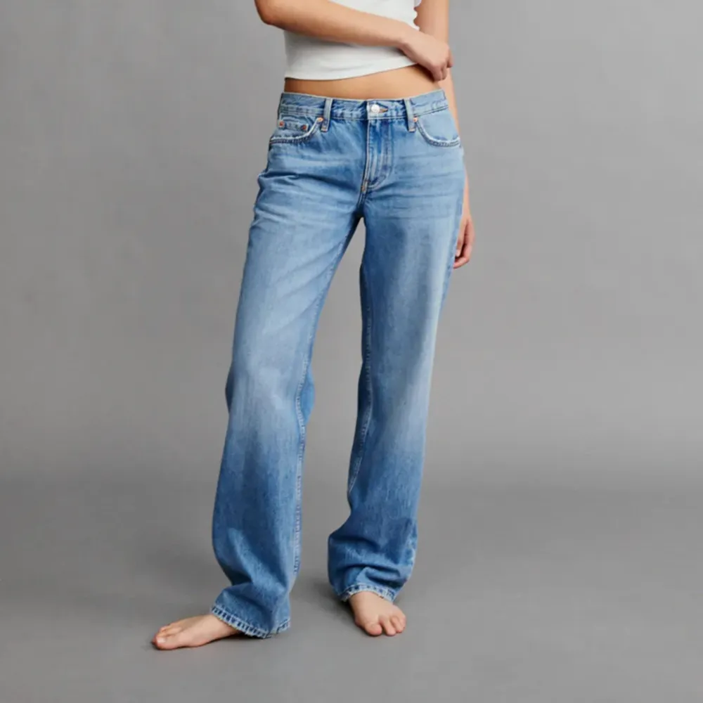 Säljer dessa jeans från Gina i storlek 34💕. Jeans & Byxor.