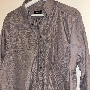 Hugo Boss Skjorta - Jättefin hugo boss skjorta, nåstan som ny i storlek L✅🔥
