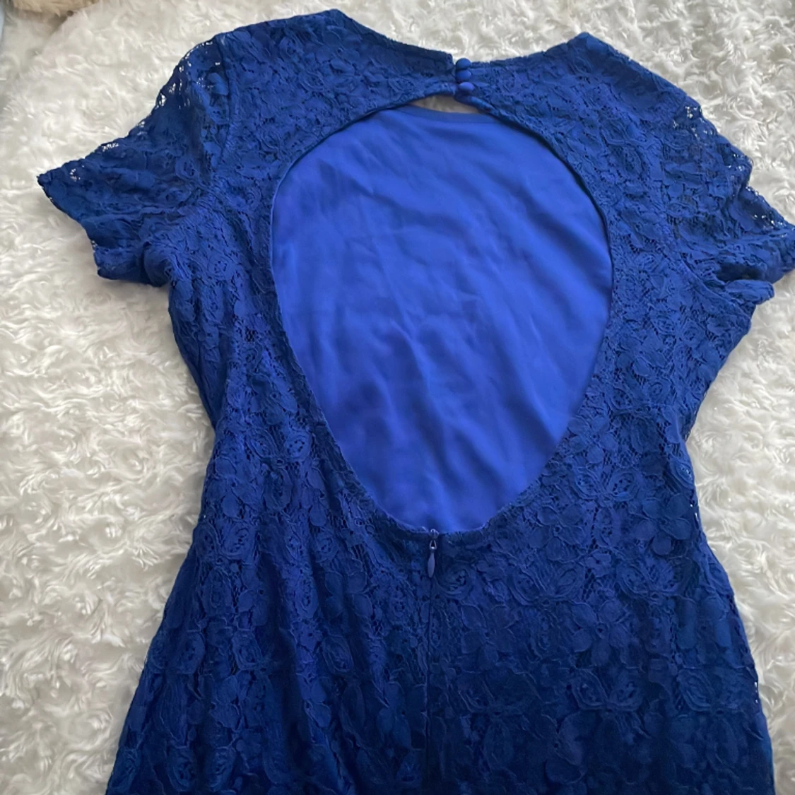 Blå spets klänning  - 1