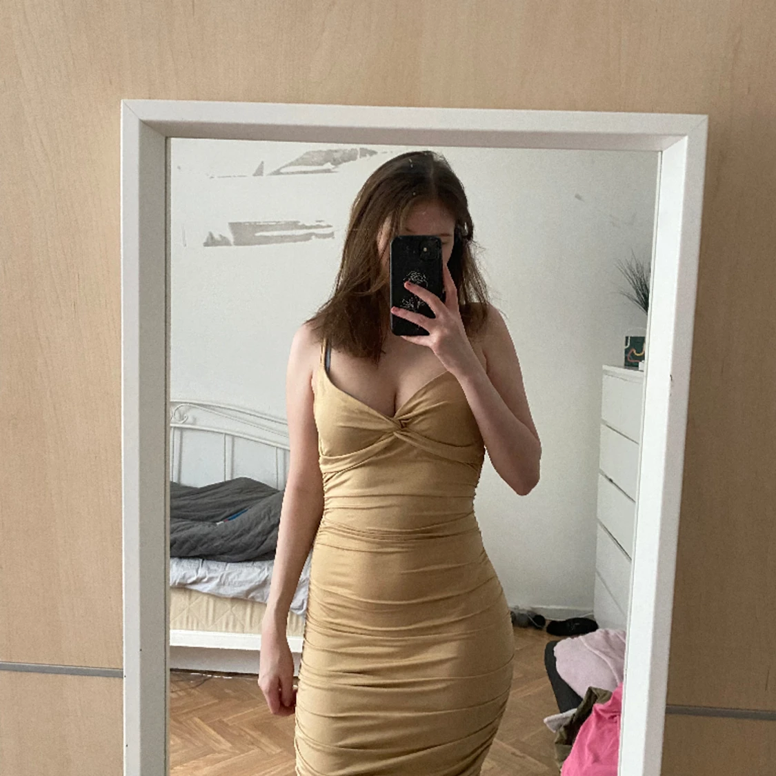 Beige/guldig klänning 