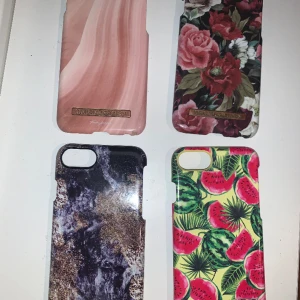 Ideal of sweden skal för iphone 8 - Skalen är använda och har små repor man ser om man kollar noga men inte på håll. Det svarta skalet har en spricka uppe i hörnet, men den fungerar fortfarande. Säljer eftersom jag har skaffat ny mobil💕 Du får alla för 40kr🥰💕