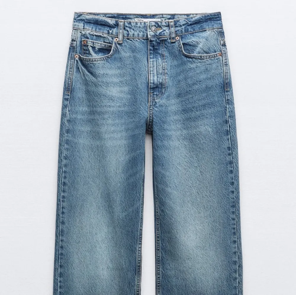 Midrise jeans från zara, bra skick🩷. Jeans & Byxor.