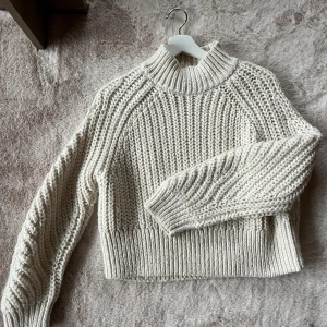 Stickad polo tröja  - Super snygg stickad polo från hm i toppen skick 