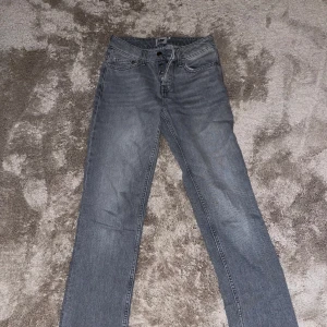 Lågmidjade jeans - Från Lager 157. Säljer för de är för små för mig 