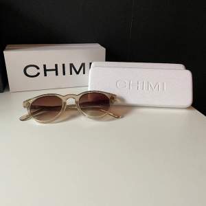 Säljer dessa helt oanvända chimi solglasögonen. Skriv privat vid frågor (Priset ej hugget i sten)