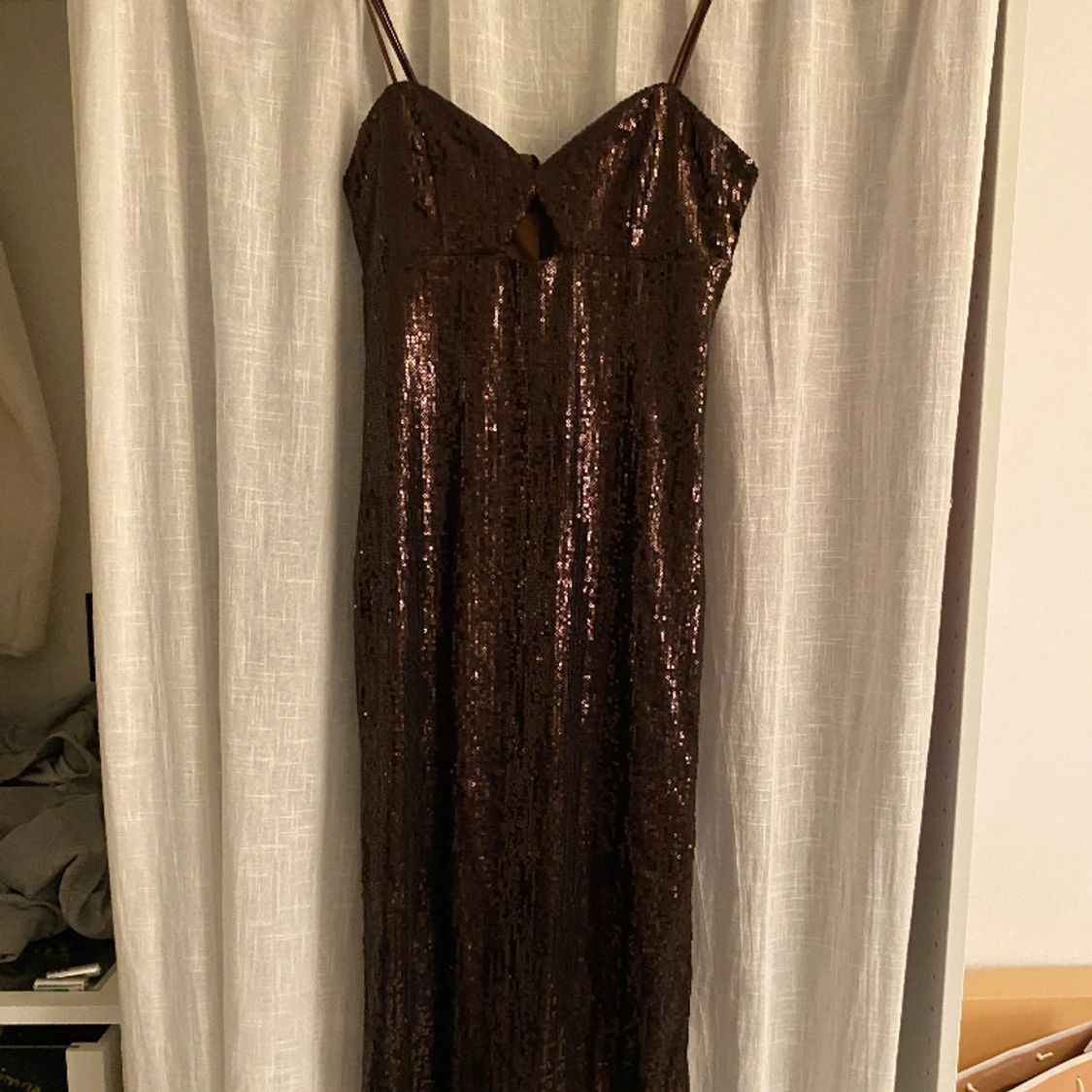 Glittrig Klänning  - 90