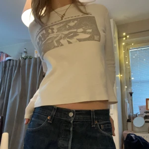 Brandy tröja - Tröja med tryck från brandy melville. One size men passar XS-S🤍