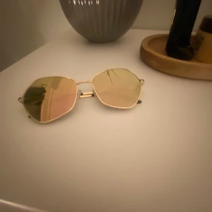 Solglasögon  - Använda 1 gång