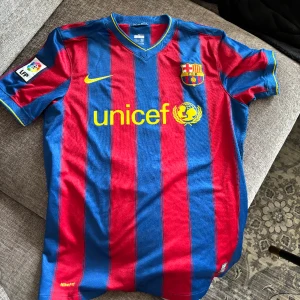 Zlatan barcelonamstchröja  - Från säsongen 09/10 I fantastiskt skick. Storlek M Köpt på Camp Nou. 