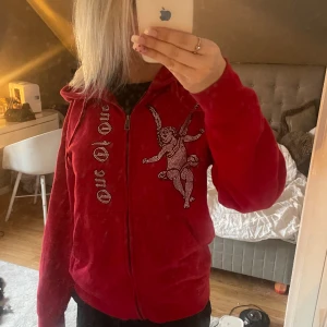 Kofta  - Säljer denna jätte snygga one of one koftan då den inte kommer till någon användning längre💗 priset kan diskuteras!!