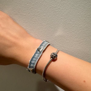 Jeansarmband #11 - Jeansarmband av återvunnet tyg 🩷