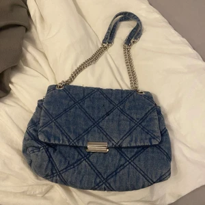 Väska - Väska av jeans i nyskick!