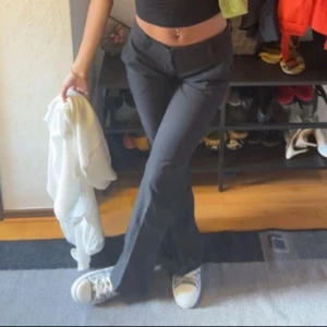 Kostymbyxor - Köpte på Vinted men var för små för mig  Köparen står för frakten ♥️