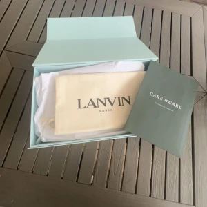 Lanvin Paris - Säljer dessa Lanvins.  Size: 8/4243 Skick: 7/10  Tveka ej på höra av vid funderingar