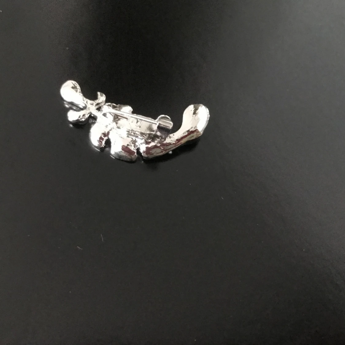 Silverpläterad Strass Brosch - 90