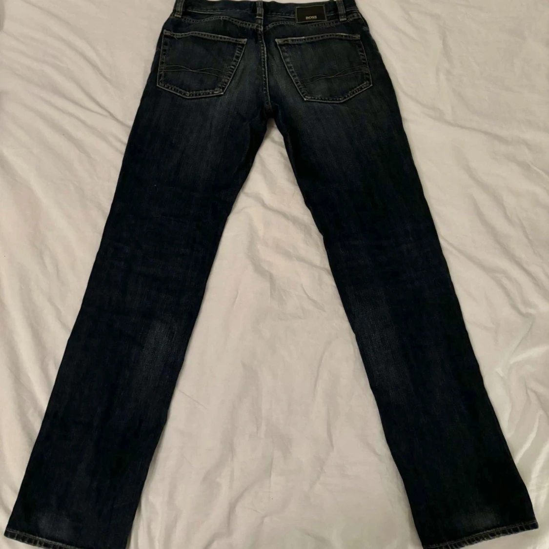 Hugo boss jeans    W30   L32 - 90