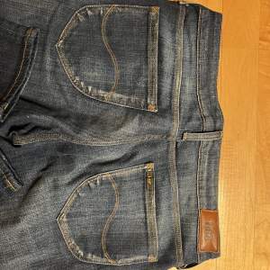skinny jeans från LEE  Storlek w28 l32 Mid waist 