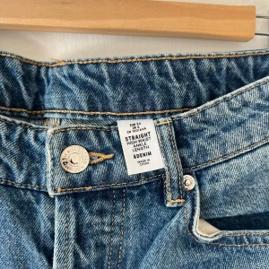 Jeans  - Oanvända jeans. Passar en som är ca 155cm eller Ankle Lenght. Xs-S