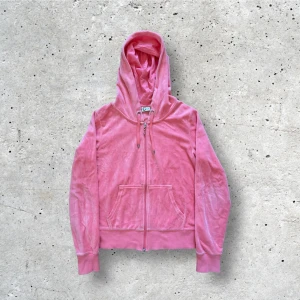 Rosa ziphoodie luvtröja - Mysig rosa luvtröja från Cubus. I fint skick. Sparsamt använd.