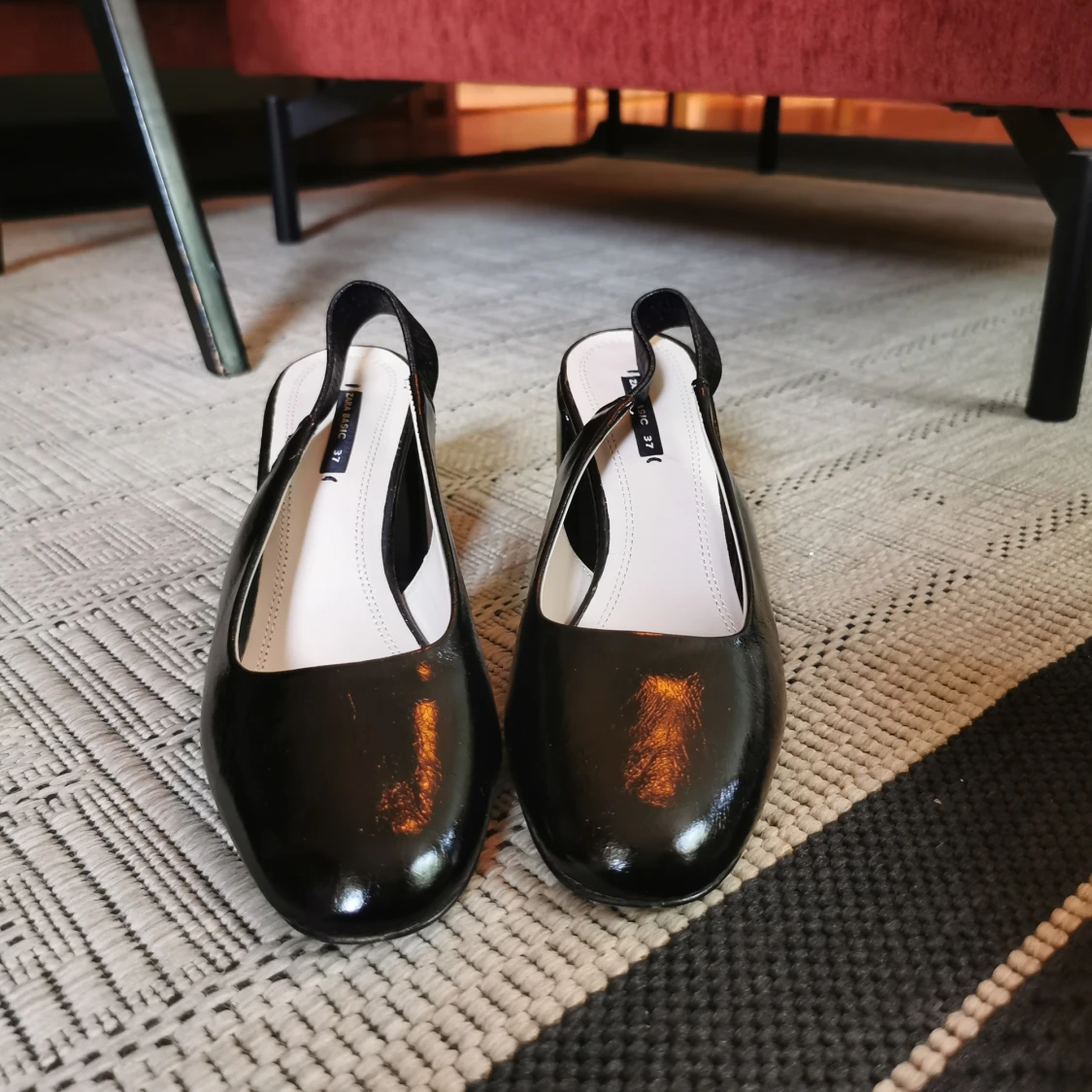 Zara klassiska lackskor 