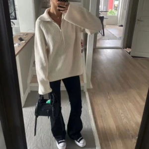 Lågmidjade jeans - Lågmidjade jeans från zara, finns inte längre att köpa