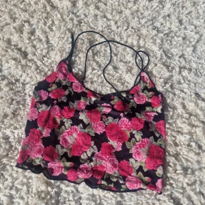 Söt topp - Super söt topp, aldrig använd