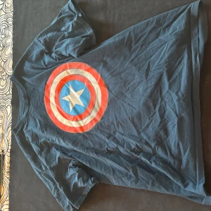 Avengers T-Shirt - Mycket bra skick, använd någon gång.