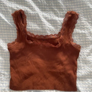 Brunt Linne - Gulligt brunt linne i stlk XS/S