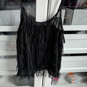 Svart franslinne - Från Gina tricot🖤