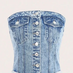 Jeans topp  - Säljer denna fina jeanstopp den är helt ny inte använd bara testad 1 gång säljer så ja råka beställa 2 jätte fint skick skriv för egna bilder💗 den är i strl S. Möts i Stockholm skriv vid minsta fundering💘 TAR JÄTTE GÄRNA EMOT BYTEN (lånad andra bild)