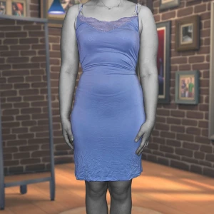 Ljusblå lingerie/underklänning - Vi på bilderna har S-M i storlek, bra skick, ljusblå ”underklänning” som det heter på svenska. Från Twilfit.