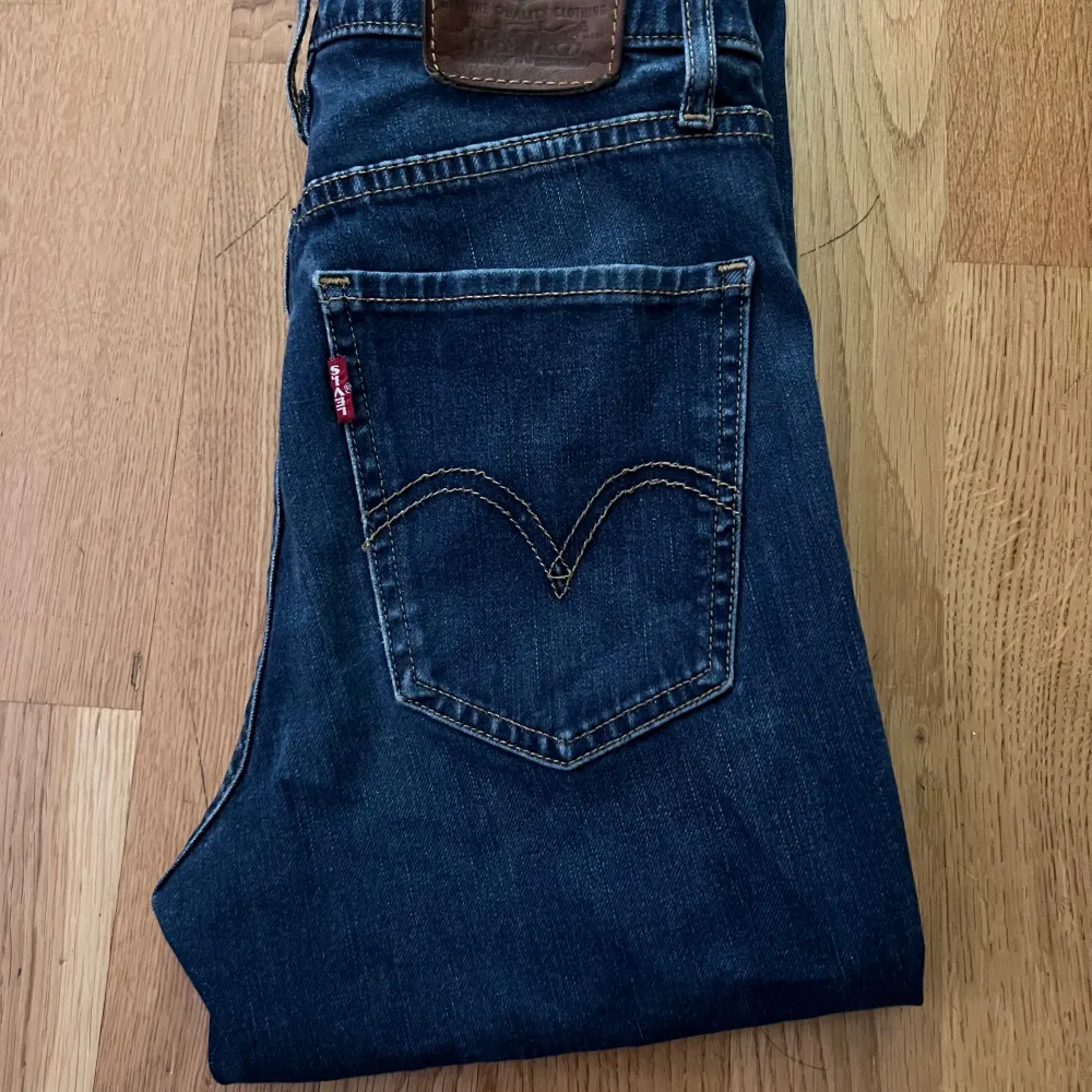 Levis jeans som är mycket fina. Jeans & Byxor.