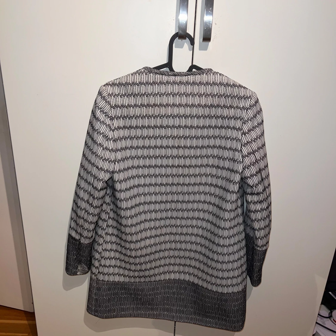 Svartvit kappa från H&M - 90