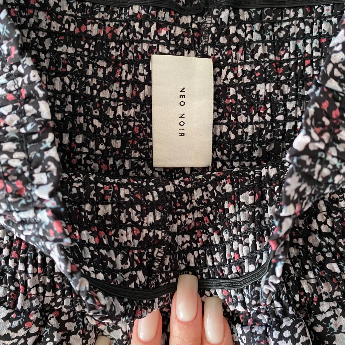 Neo noir volandkjol  - 90