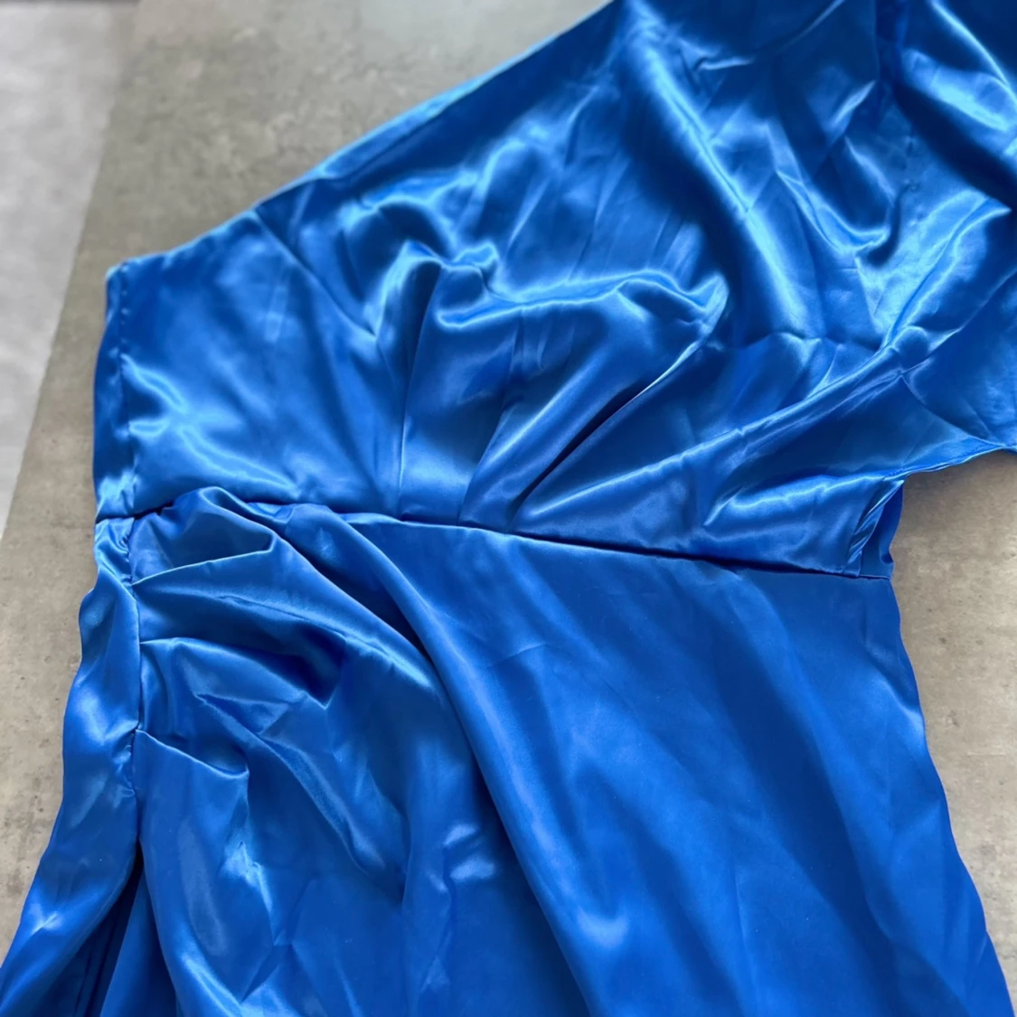 Elegant sidenklänning - 93