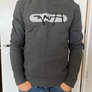 Tjocktröja Hugo Boss - Perfekt skick, knappt använd 