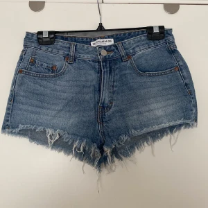 Shorts - Jeansshorts från Pull&Bear i storlek 36