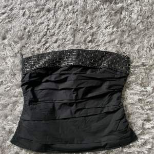 Så fin bandeau topp från zara, stl m men passar också s!💓