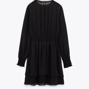 Zara Klänning  - Superfin klänning från Zara som bara använts 1 gång 