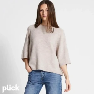 Stickad tröja/tshirt - Säljer denna stickade tröja från lager 157 aldrig använd då jag köpte lite för stor , säljer för 100 kr!