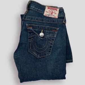 Säljer dessa jeans från Ture religion som är i bra skick. Andvönder fåtals gånger. 🩷