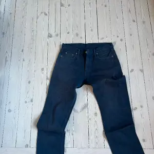 Jeans inköpta i new york 2009 knappt använda. Storlek small 28” något missfärgade vid knappen 
