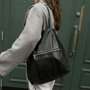 Väska 02 Laila - Skriv för frågor eller fler bilder!🌟🤍 Följ oss gärna på Instagram @bellebag_uf