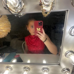 Paljetttopp - Super snygg rosa paljett topp med axelvaddar från nakd 💗 aldrig använd ! 