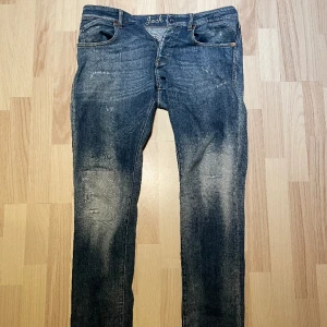 Jack&Jones Jeans - Slimfit jeans från Jack&Jones. Storlek 32W 34L. Perfekt passform