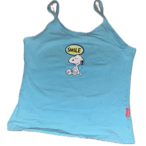 Söt topp - Blått linne med hund Perfekt till ss24  Använd ett fåtal gånger