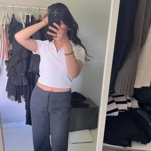 Tröja - Tveka inte vid frågor! Säljs på grund av flytt och rensning 🌸