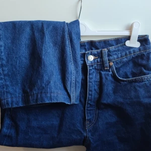 Baggy jeans - Baggy mom-jeans liknande byxor. Frakt ingår 💟