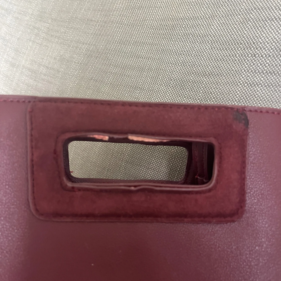 Vinröd väska - 91