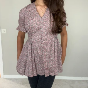 Acne blus - Fin acne blus